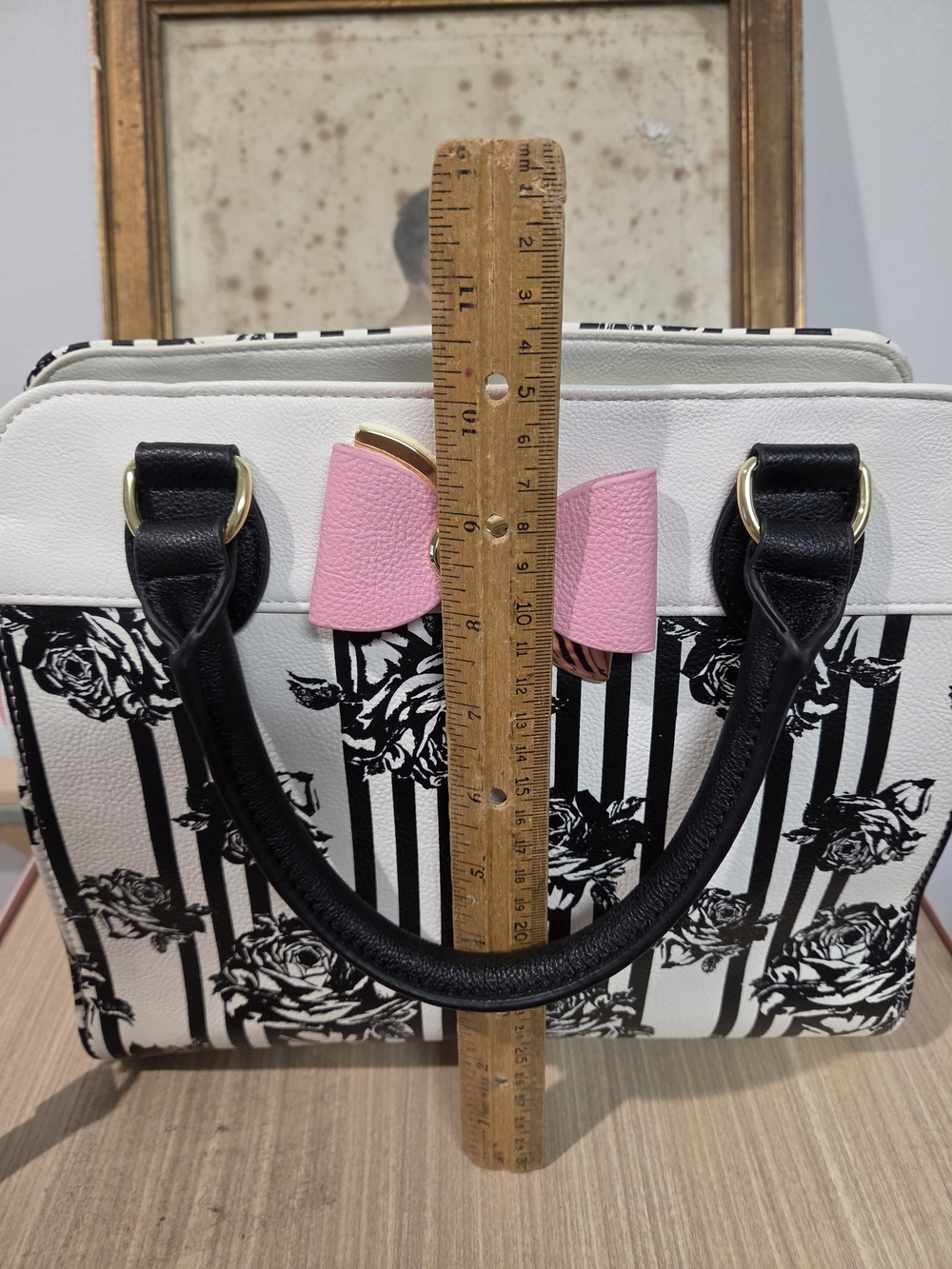 Betsey Johnson NWOT Black White  Deco Floral Satchel With Pink Bow - Picture 8 of 8